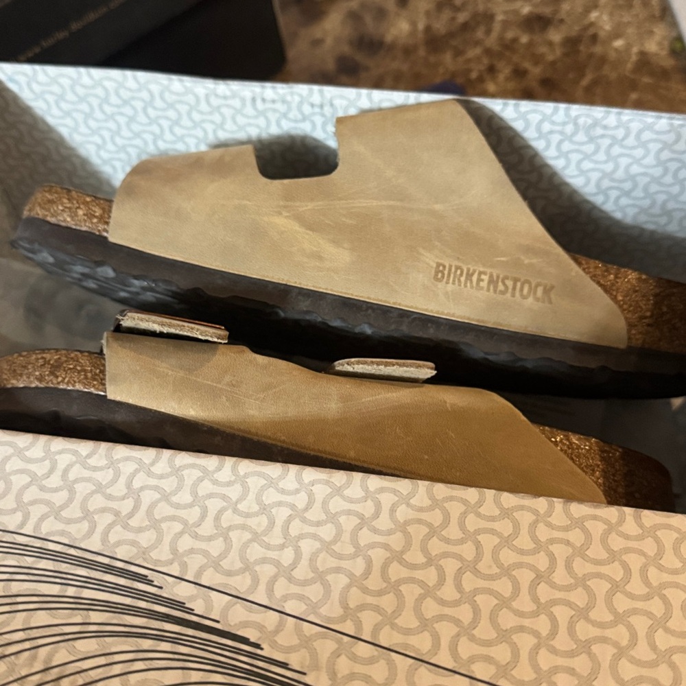 Birkenstock Tan Sandals used once semi new authentic guarantee